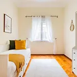 Апартаменты Marques De Pombal Classical Living *
