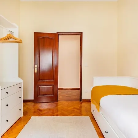 Marques De Pombal Classical Living Apartment